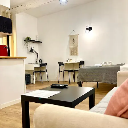Cosy Modern In The Heart Of With Ac Apartment *