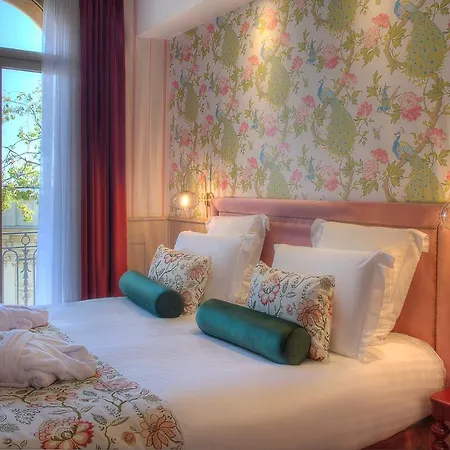 Petit Palais Otel