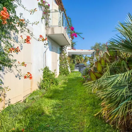 Wonderful And Quiet With Large Garden And Pool In - Welkeys Villa