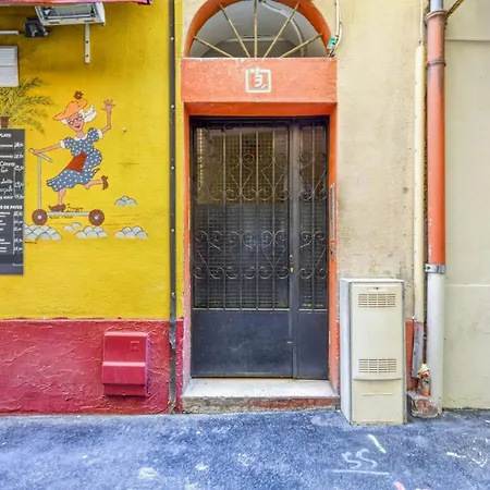 Wonderful In The Heart Of The Old Town - - Welkeys