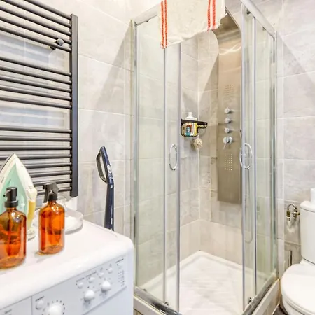 Wonderful In The Heart Of The Old Town - - Welkeys Apartment