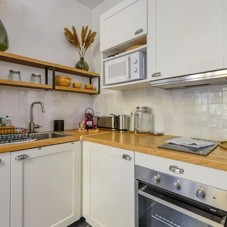Apartment Wonderful In The Heart Of The Old Town - - Welkeys *