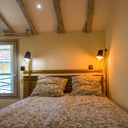 Vieille Neuf Et Cosy, Deux Chambres, 6 Couchages Niza