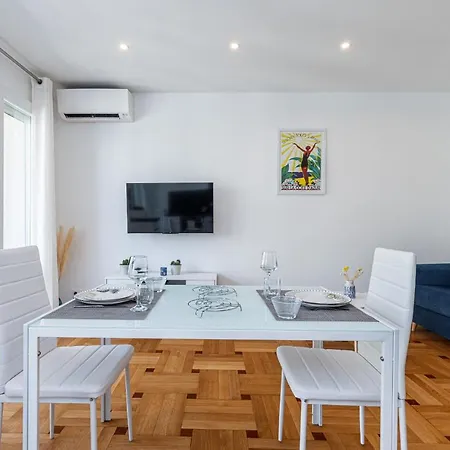 Quiet 1 Bdr Downtown Terrace Ac & Parking Nice
