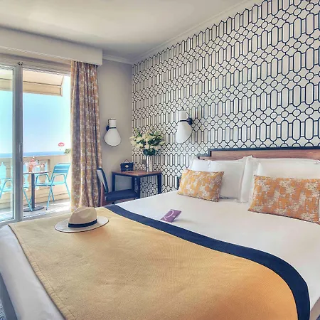 מלון Mercure Marche Aux Fleurs 4*