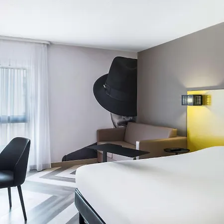 Ibis Styles Centre Port Hotel 3*