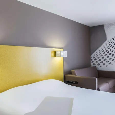 Ibis Styles Centre Port 3*