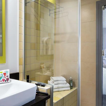 Ibis Styles Centre Port 3*