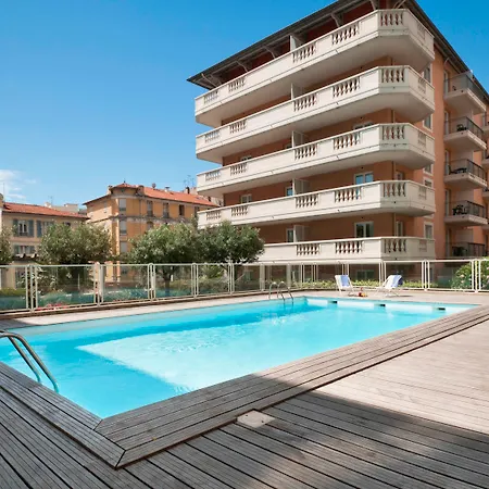 Adagio Access Magnan Lägenhetshotell Nice