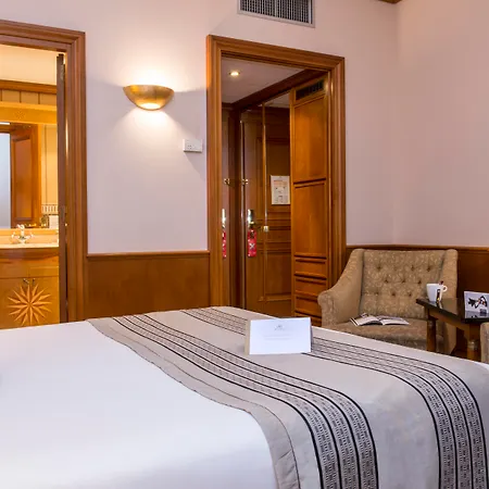West End Promenade 4*