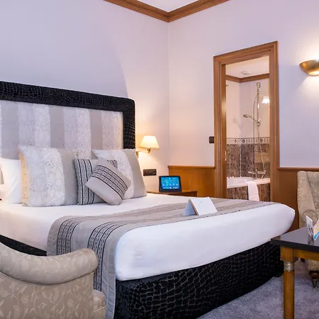 West End Promenade Hotel