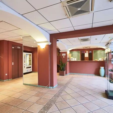 Campanile Centre Acropolis Hotell 3*