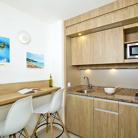 Residhome Promenade Aparthotel 3*