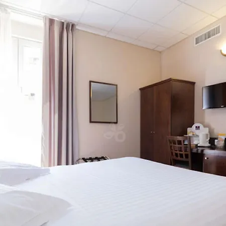 Le Noailles Gare Hotel