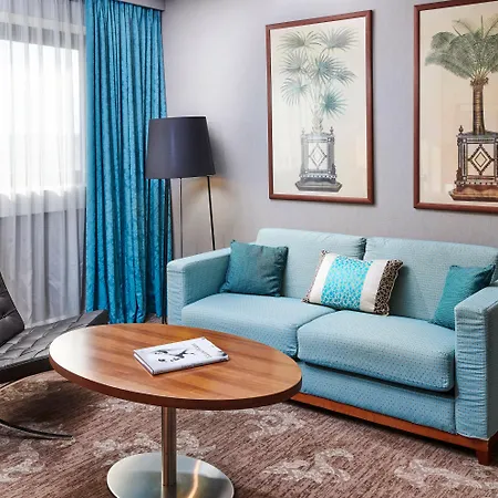 Hotel Holiday By Ihg 4*