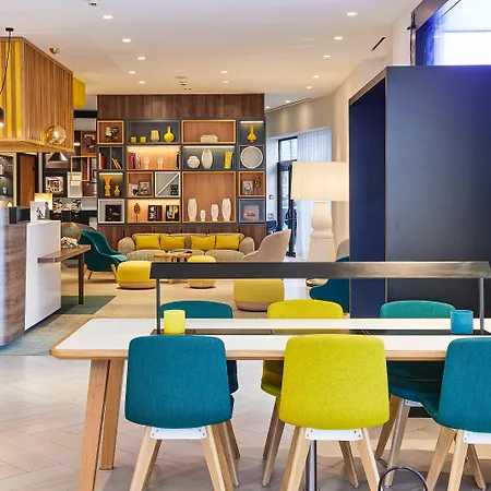 Hotel Holiday By Ihg 4*