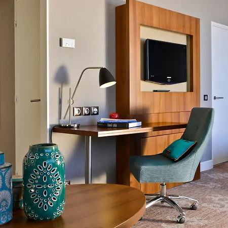 Holiday By Ihg Hotel Nice