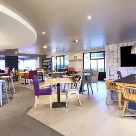 Hotel Campanile Aeroport 3*