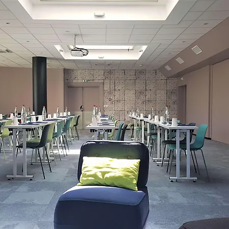 Campanile Aeroport Hotel