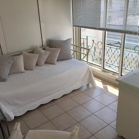 Apartment Studio Terrasse Victor Hugo