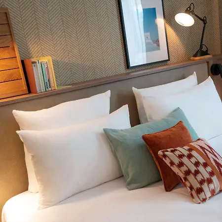 Novotel Airport 4*