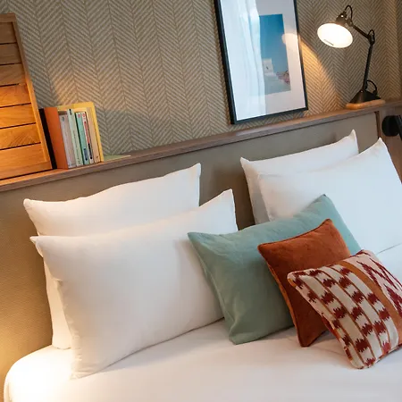 Novotel Airport Hotel