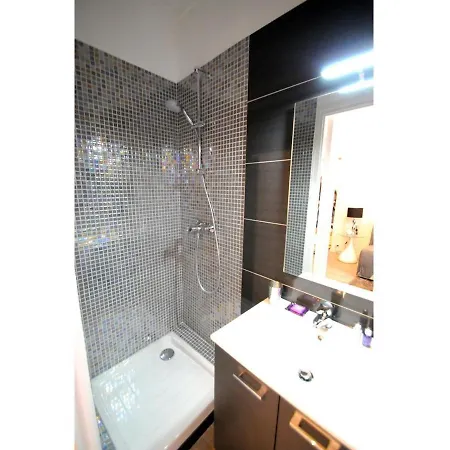 Superbe Meuble Cosy Avec Lit Superconfort Au Calme Jean Medecin Nice