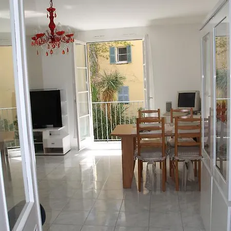 Apartment Long In Old Town Of Nice, Castle Hill