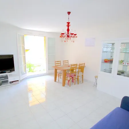 Apartment Long In Old Town Of Nice, Castle Hill Nice