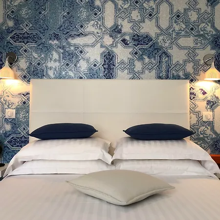 Rose Hotel 3*