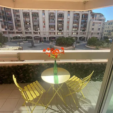Apartment 2 6 Couchages Au Coeur De Port Nice