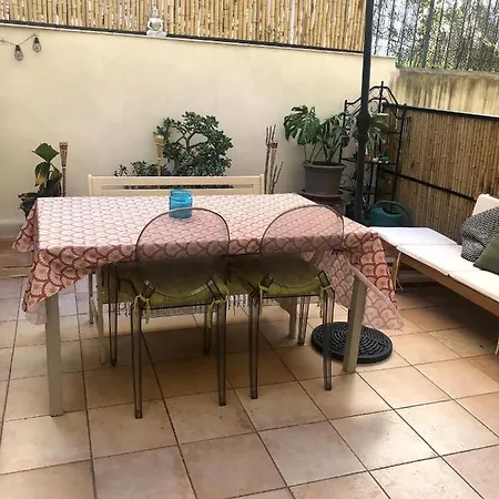 Apartment Zen Avec Patio Et Climatisation, En Centre-ville *