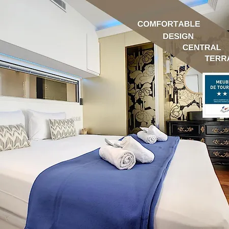 Blue Riviera Terrace Train Station Apartment *