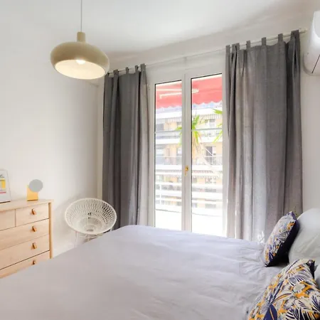 #29 Gambetta Ac Sea View 2 Bedrooms 1min Walk To Promenade & Sea *