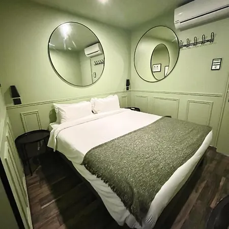 De Berne Hotel 2*