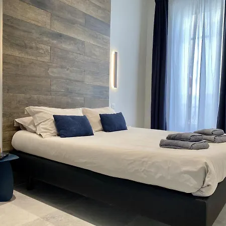 Urban 5 Apartment *