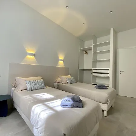 Urban 5 Apartment *