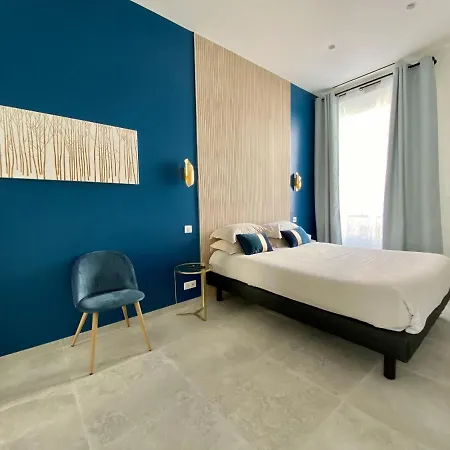 Urban 5 Apartment