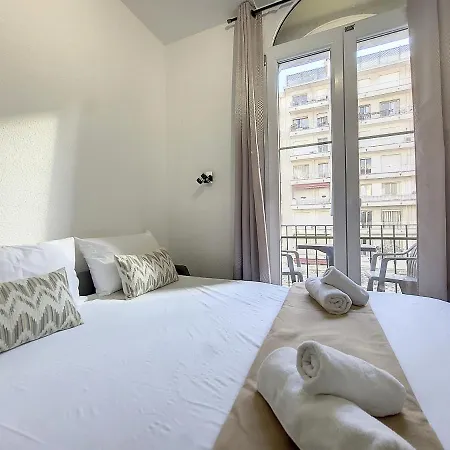 Nestor&jeeves - Rosie France Riviera - Close Sea - Balcony *