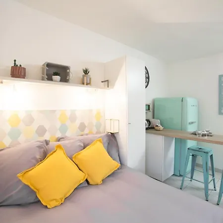 Apartment #17 Sixties Du Port Ac 10mins Walk To Old Town & Port Nice