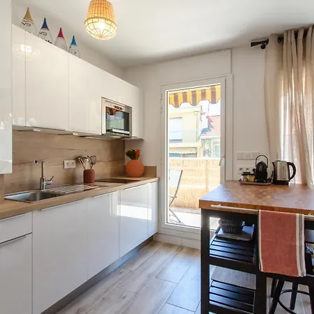 #4 Papon Parking Climatise Terrasse & Wifi 5mins A Pieds Du Vieux Apartment