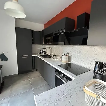 Apartment Blue Pearl 102