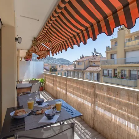 #4 Papon Parking Climatise Terrasse & Wifi 5mins A Pieds Du Vieux Apartment