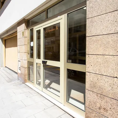 Apartment #4 Papon Parking Climatise Terrasse & Wifi 5mins A Pieds Du Vieux