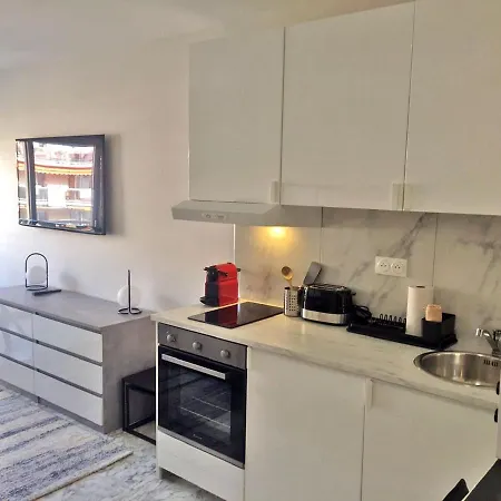 Beachfront On Promenade Des Apartamento *
