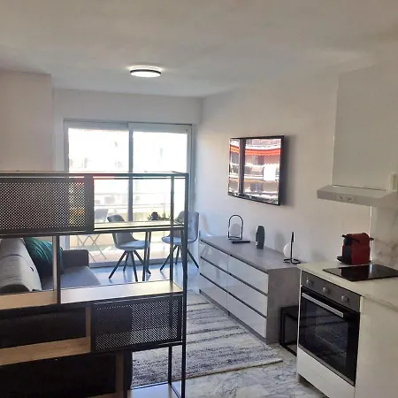 Beachfront On Promenade Des Apartamento *