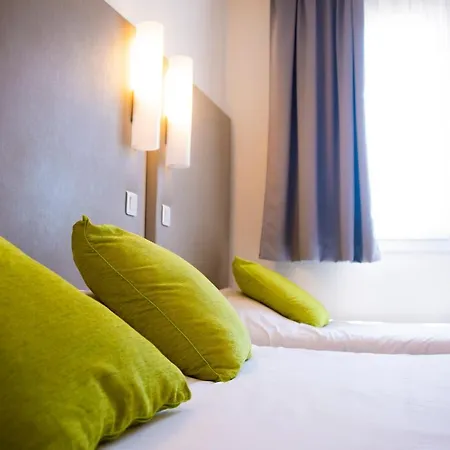 Campanile Centre Acropolis Hotel