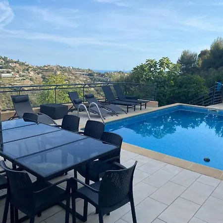 Spacieuse Nicoise Au Calme Avec Piscine Villa Nice