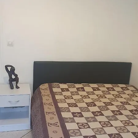 Dos Santos Apartment *