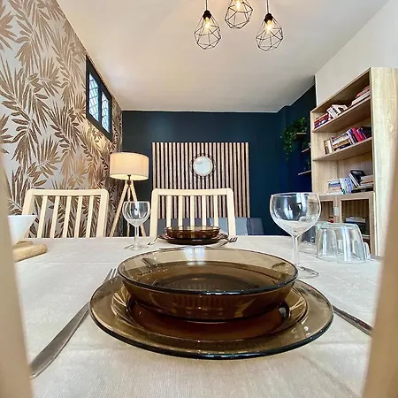 Lovely & Cozy Duplex Heart Of With Bathtub! Nice